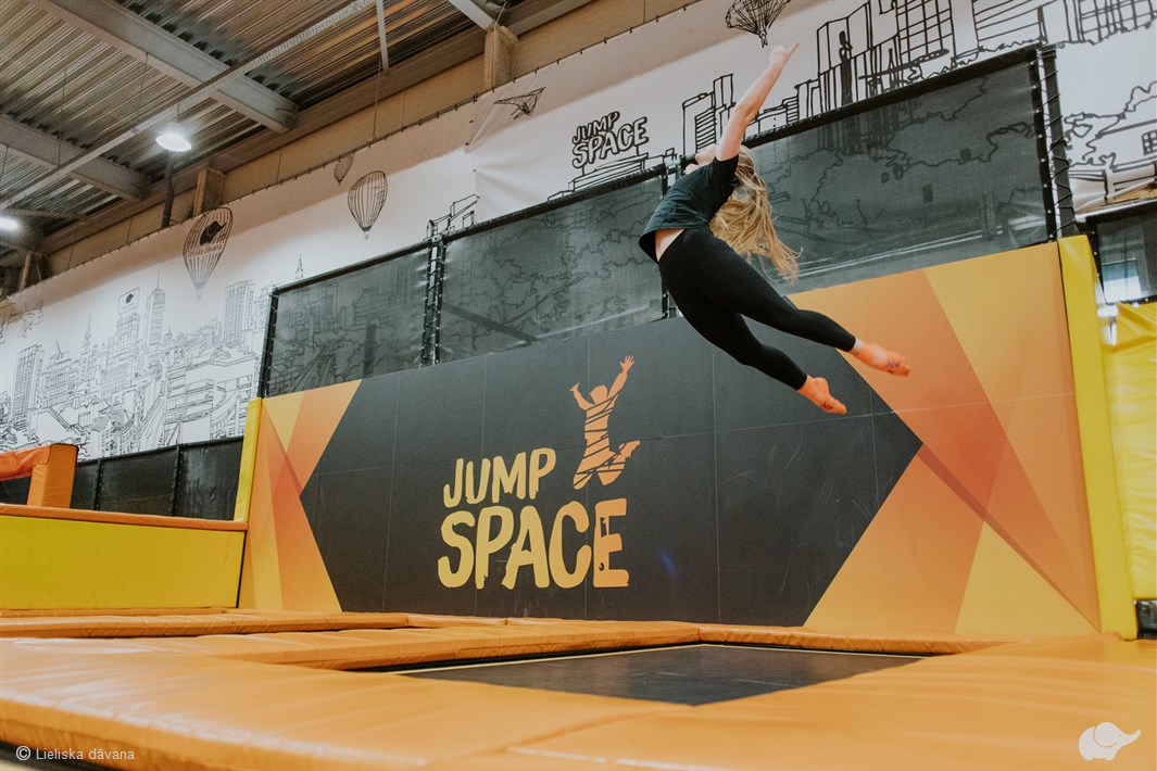 “Jump Space” pilnas dienas izklaide 2 personām