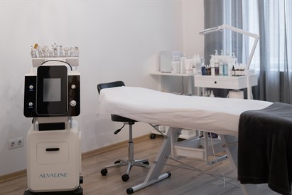 Mikroadatu radiofrekvences liftings ādas atjaunošanai