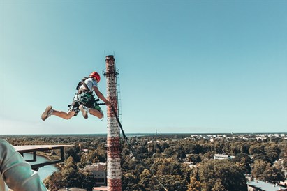 “Ropejumping” dāvanu karte virvju lēkšanas izaicinājumam