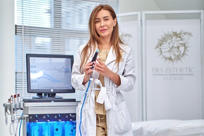 Sejas procedūra “Hydrafacial JLO Luxury Anti-Age” klīnikā “ERA ESTHETIC”