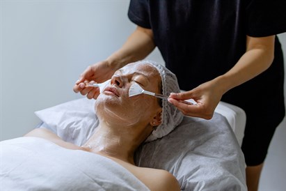 7 etapu sejas ādas atjaunošana salonā “L-Sante”