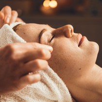 Klasiskā sejas, kakla un dekoltē zonas kosmētiskā masāža no "Samana"