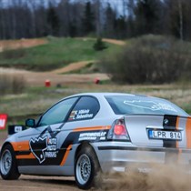 Kļūsti par profesionāla rallija braucēja stūrmani