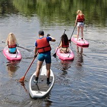 Ģimenes ekskursija “Rundāles ūdensdzirnavās” un SUP atpūta ezerā