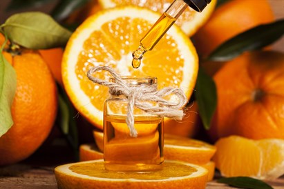 Aromātiskā apelsīnu antistresa masāža visam ķermenim 