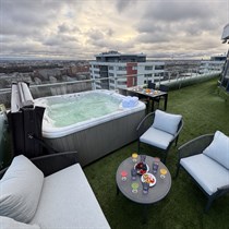 Privāta SPA atpūta 4 personām “Skyhouse Riga” penthausā Skanstē