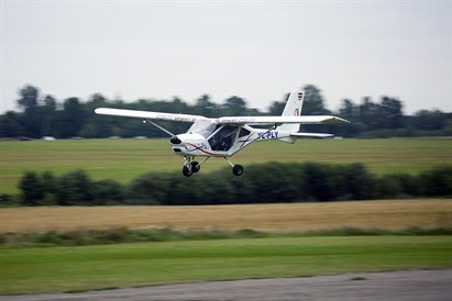 Piedzīvojumu stunda divvietīgā lidmašīnā AEROPRAKT-22