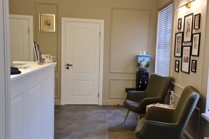 Dziļi mitrinošā “Neotiva” biorevitalizācija ar izteiktu liftingu