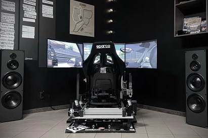 Brauciens ar klasisko vai "4DOF Motion Rig" autosimulatoru