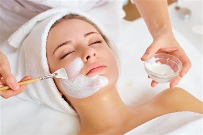 Kombinētā sejas tīrīšana: Ultraskaņa, vakuums un mehāniskā metode