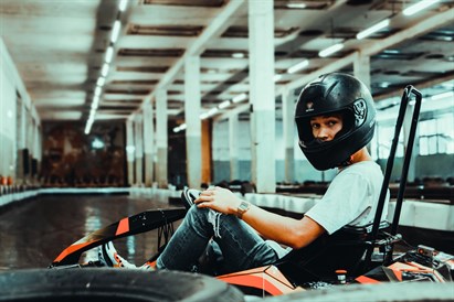 Jautra izklaide “GUNSnLASERS”