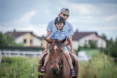 Izjāde zirga mugurā visai ģimenei Ķekavā