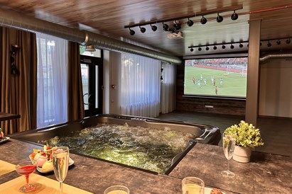 Ekskluzīva dienas atpūta 4 personām “Skyhouse SPA Cinema”