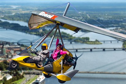 Neaizmirstams lidojums Rīgas debesīs ar deltaplānu "TANARG"