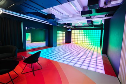 Grupas izklaide “Catch Pixel” interaktīvo spēļu parkā 8 personām