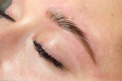 Perfektas uzacis – korekcija, krāsošana un laminēšana Rīgas centrā