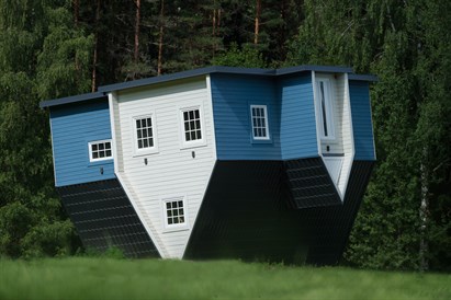 Dāvanu karte piedzīvojumam Apgrieztajā mājā Smārdē