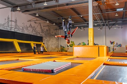 Aizraujoša dzimšanas dienas ballīte „Jump Space”