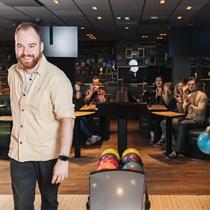 Dubultā boulinga ballīte “O’Learys” un uzkodas 