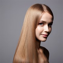 Matu botokss veselīgam mirdzumam salonā “HairRiga”