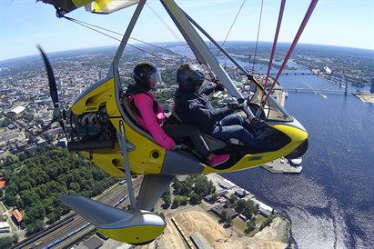 Neaizmirstams lidojums Rīgas debesīs ar deltaplānu "TANARG"