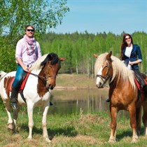 Pastaiga ar zirgu un garda pankūku maltīte