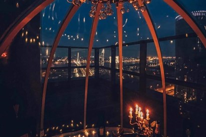 Randiņš diviem Filozofu Rezidences 23. stāvā