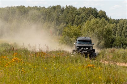 Traucies Lietuvas bezceļos ar “Monster Van” gigantu pats!