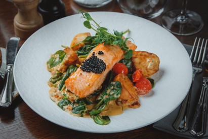 Trīs kārtu vakariņas restorānā „TAPAS TAPAS“