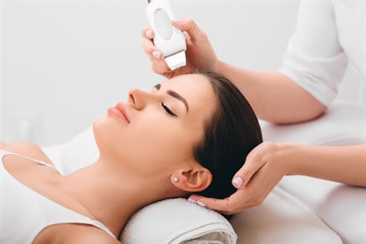 2 stundu sejas procedūra ar ultraskaņas tīrīšanu un modelējošā masāža