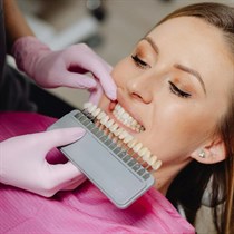 Holivudas smaids ar “Philips Zoom” zobu balināšanas tehnoloģiju 