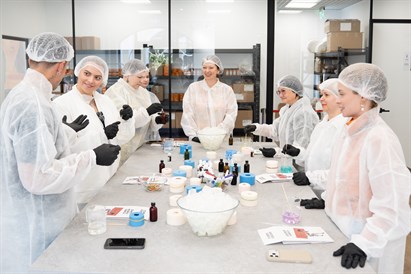Aromātisku ziepju radīšana “Arsenijs Fabrica” konceptveikala studijā “Via Jurmala”