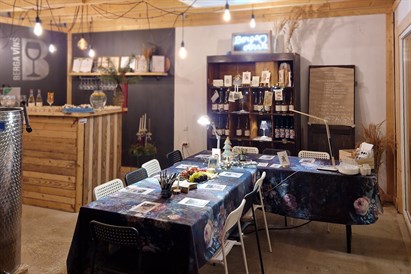 “Berga vīns” degustācija draugiem un etiķetes dizaina kopīga radīšana