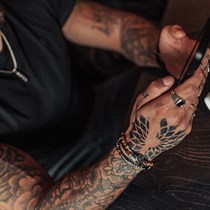 Eleganta izvēle viņam – dāvanu karte no "JAHONTS"