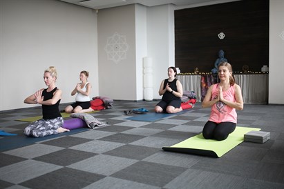 Joga grūtniecēm “Labo sajūtu laboratorijā”