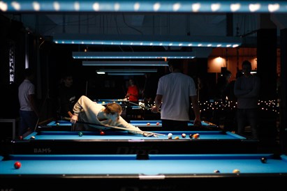 BAMS biljarda un šautriņu izklaide pārim