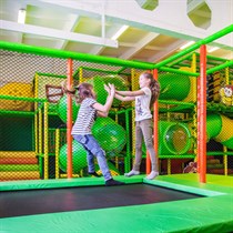 Izklaides centra “Brīnumu mežs” apmeklējums 2 bērniem 