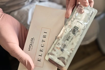 Mikroinjekcijas premium ādas atjaunošanai “RE.NEW” estētiskās medicīnas klīnikā 