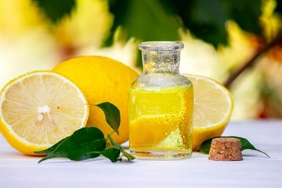 VASARAS PIEDĀVĀJUMS | SPA rituāls ar citronu eļļu “Enerģiskā vitamīnu deja”  