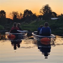 Caurspīdīgā laiva “Kristāliņš” – unikāla laivošanas pieredze