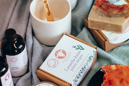 Radiet dabisko kosmētiku kopā